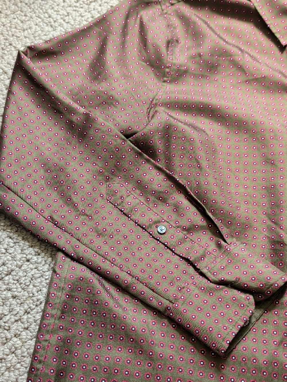 Banana Republic Olive Green Button-Down Shirt with Pink Dot Medallion Print M - Picture 4 of 14